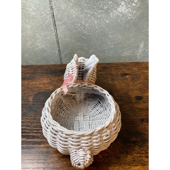 Vintage White Wicker Bunny Rabbit Easter Basket Pink Ribbon Decorative Small - Picture 3 of 6